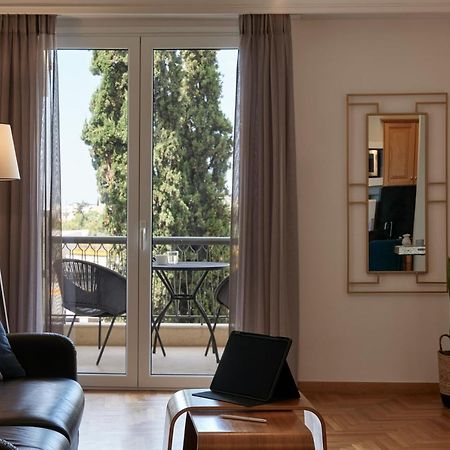 Chic One Bd Apartment With Hilton View Афины Экстерьер фото